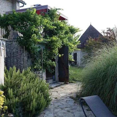 Maison Ancienne En Pierres, Beaucoup De Cachet